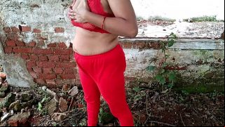 बड़े भैया के ऑफिस जाने के बाद भाभी को खेत में चोदा Video