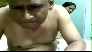 HORNY İNDİAN COUPLE OIL MASSAGE AND FUCKING COCK SUCKING Video
